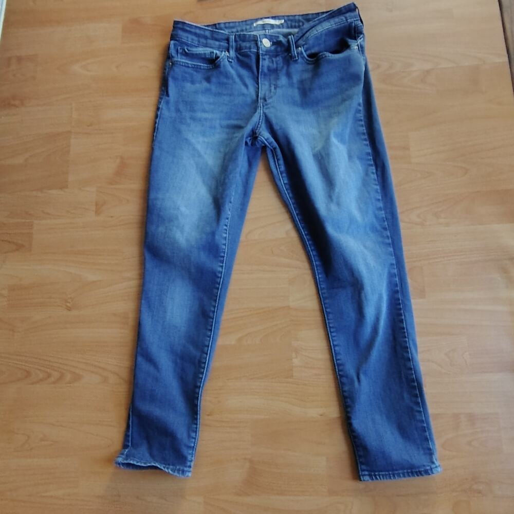 Levi’s 711 Skinny Jeans – Size 31 x 26 – Medium Wash – Hemmed